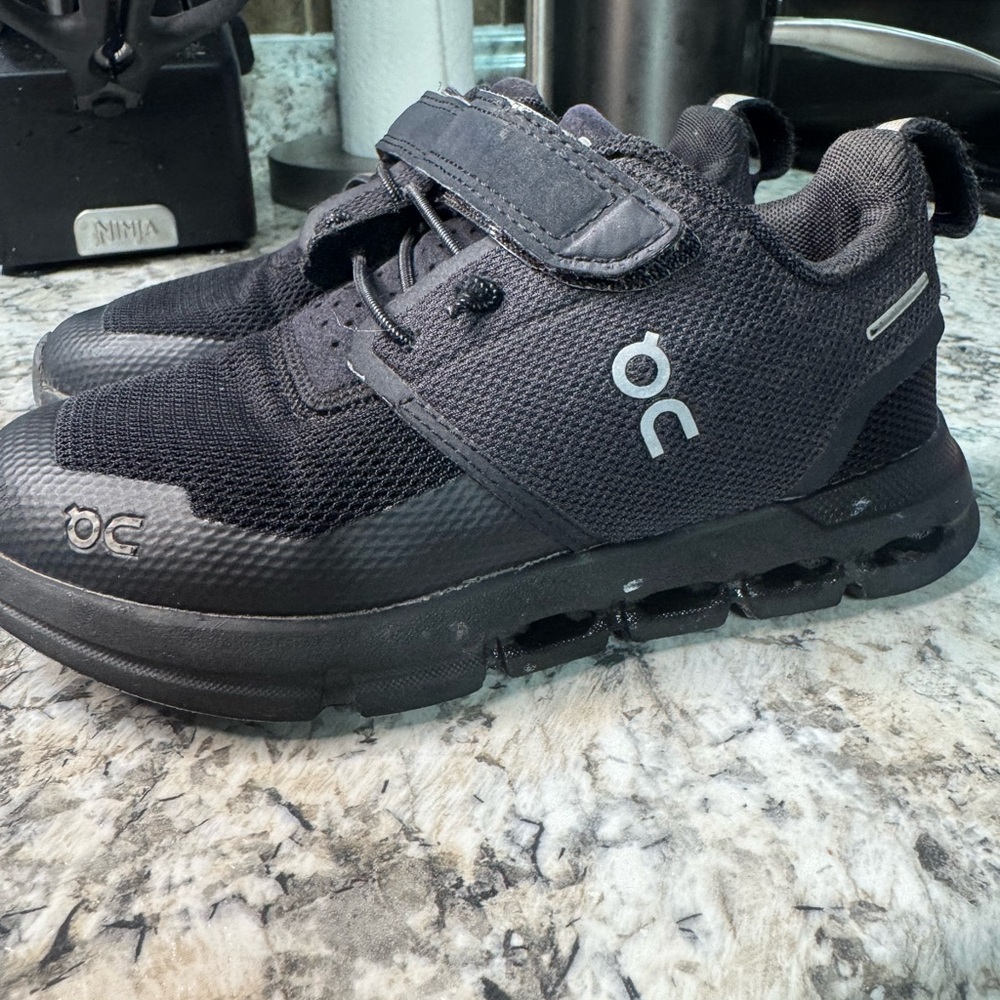 On Running Kids Charcoal Sneakers